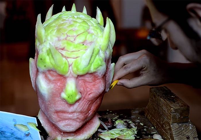 game-of-thrones-watermelon-carving-night-king-white-walker-valeriano-fatica-3