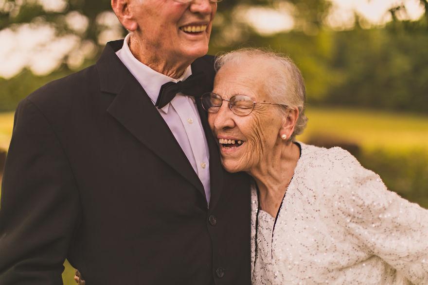 Пара празднует 65-летие брака
