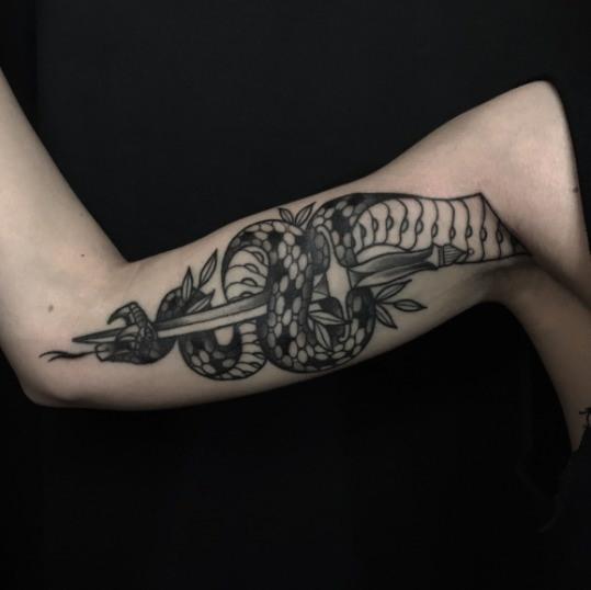 Татуировки на подмышках
