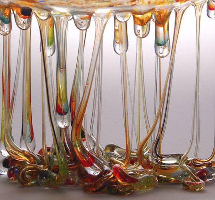 Невероятные столы-медузы из стекла