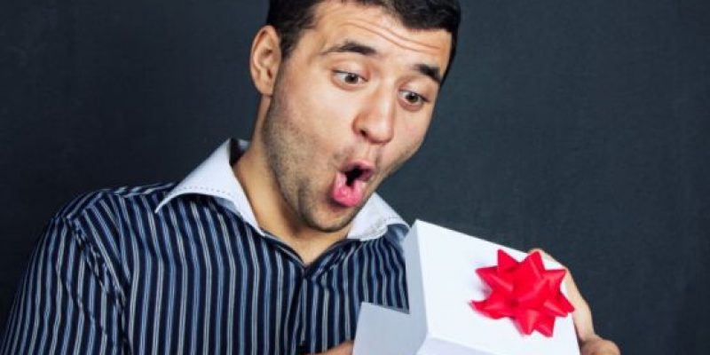 Что подарить на 23 февраля?