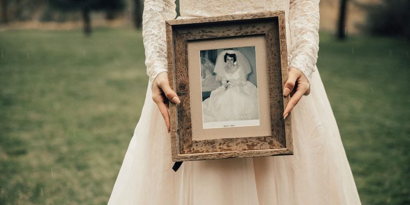 Невеста вышла замуж в платье бабушки
