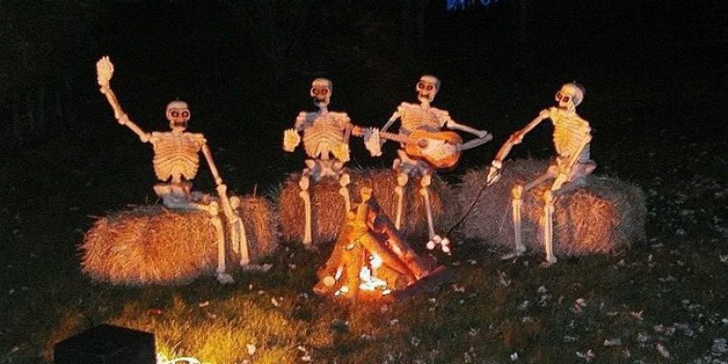 Украшения к Хэллоуину из скелетов